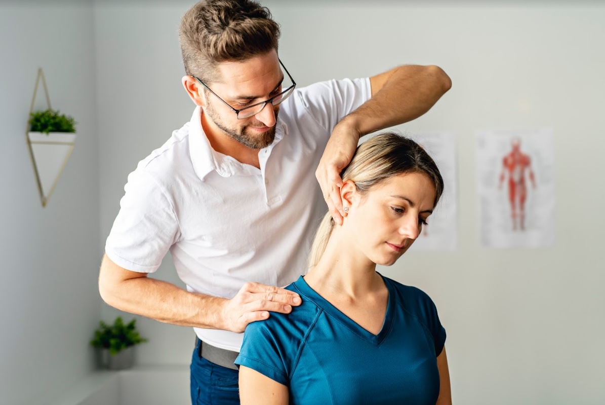chiropractor neck massage