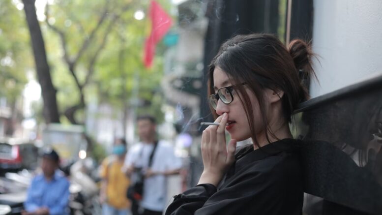 asian smoking girl