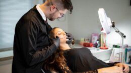 injection cosmetic woman