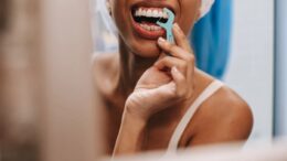 dental hygiene flossing