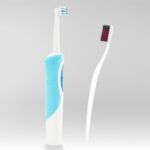 Choosing the right toothbrush to pair with your orthodontics - Manual vs Electric