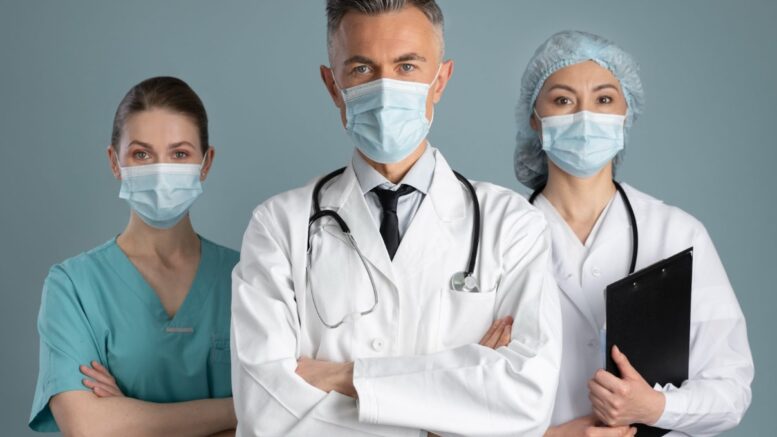 doctor team with masks